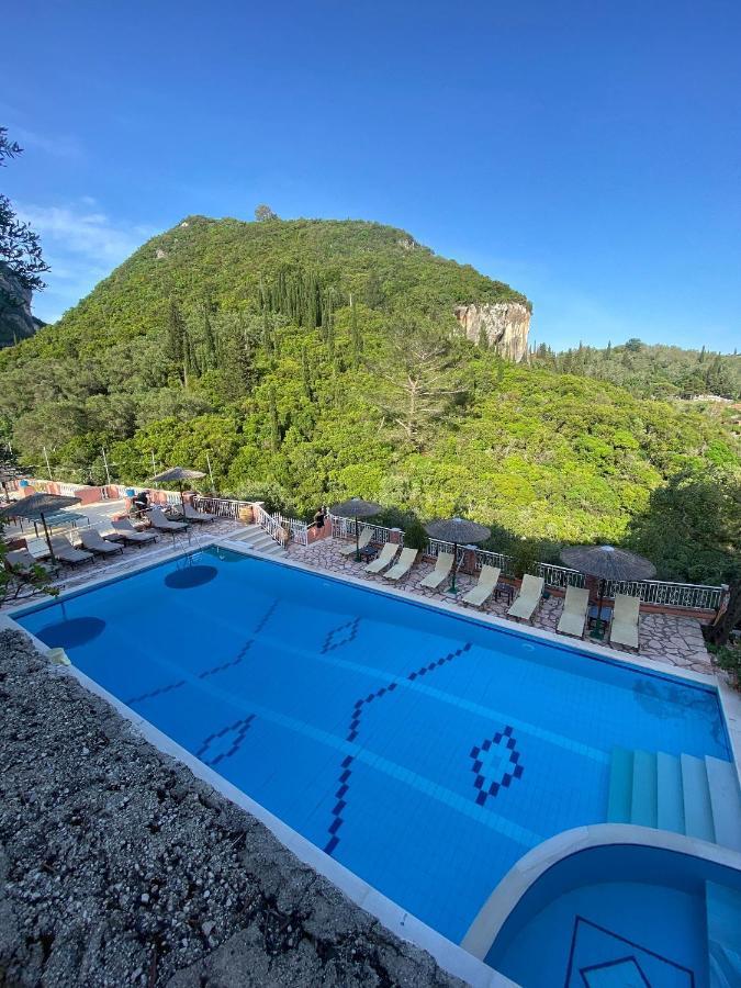 Acapulco Seaside Pool Bar And Apartments Палеокастрица Экстерьер фото
